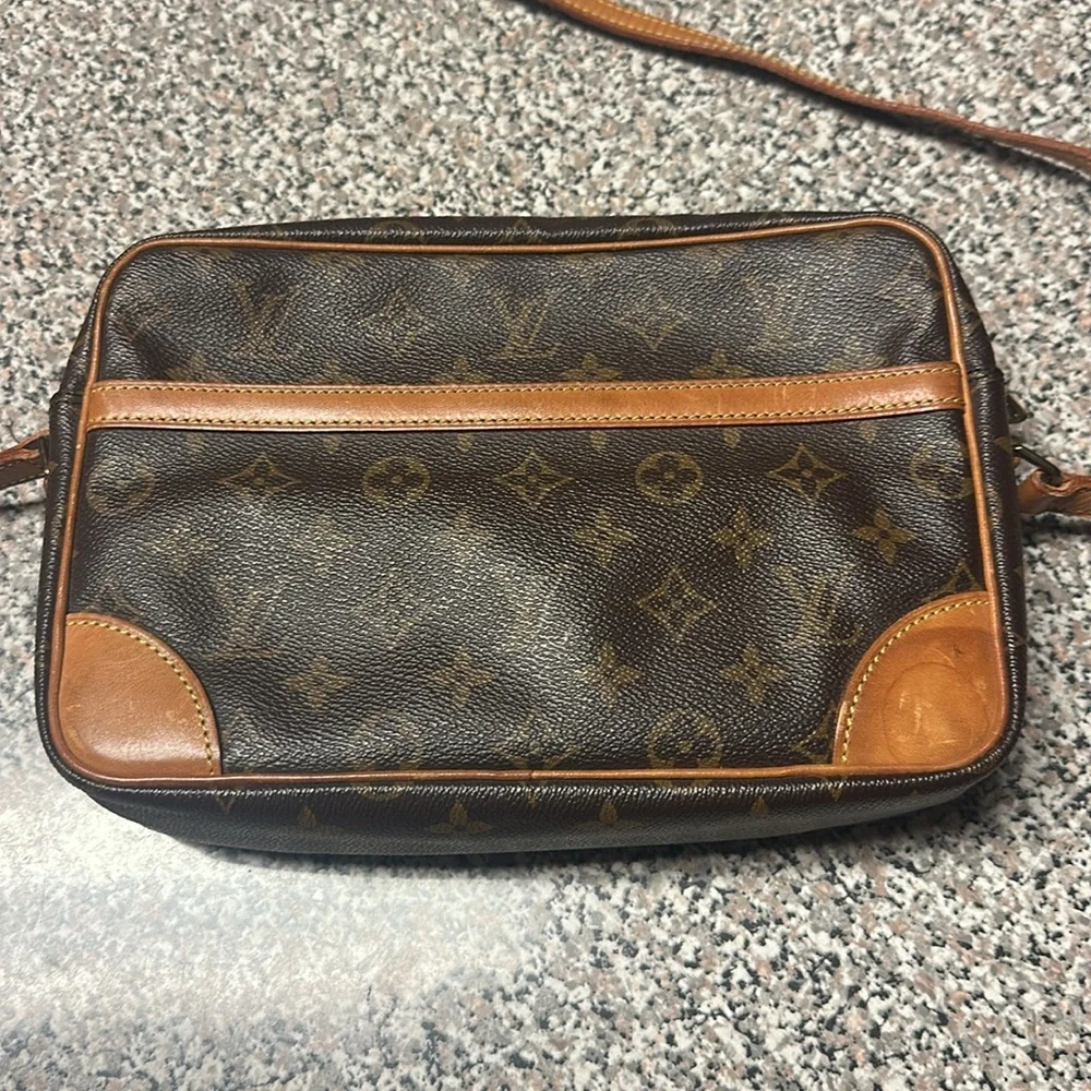 **SOLD**Louis Vuitton Trocadero 27 - Picture 3 of 16